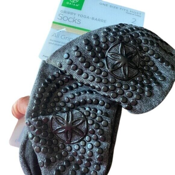 Gaiam Yoga Barre Socks - Non Slip Sticky Toe Grip Accessories One Size Gray New - Picture 3 of 16